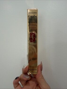 YSL Yves Saint Laurent Singulier Waterproof Mascara in black 1
